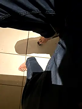 Snapshot of Lorent6969 chatting on 11/24/25, 08:03 Lorent6969 online show from 11/24/25, 08:03