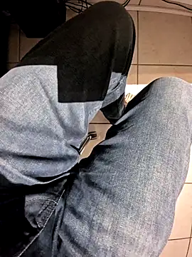 Snapshot of Lorent6969 chatting on 11/27/25, 07:21 Lorent6969 online show from 11/27/25, 07:21