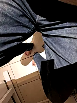 Snapshot of Lorent6969 chatting on 11/28/25, 04:59 Lorent6969 online show from 11/28/25, 04:59