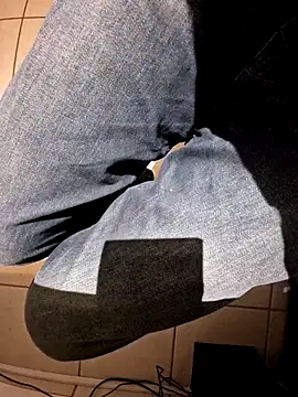 Snapshot of Lorent6969 chatting on 11/29/25, 04:48 Lorent6969 online show from 11/29/25, 04:48