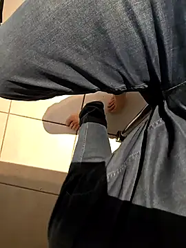 Snapshot of Lorent6969 chatting on 12/02/25, 12:10 Lorent6969 online show from 12/02/25, 12:10