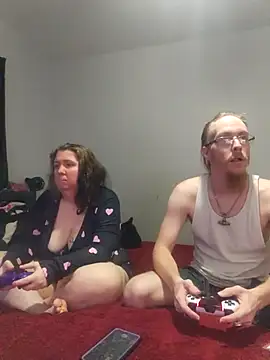 Snapshot of ShowNTellLovers chatting on 12/18/25, 04:51 ShowNTellLovers online show from 12/18/25, 04:51