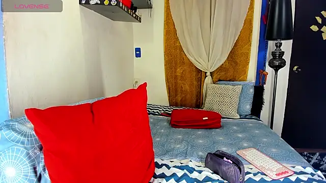 Snapshot of SARAMISHA chatting on 11/15/25, 03:19 SARAMISHA online show from 11/15/25, 03:19