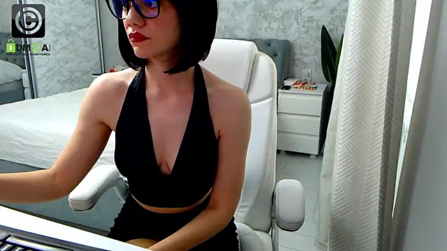 Snapshot of Ellysse_ chatting on 07/01/26, 08:27 Ellysse online show from 07/01/26, 08:27
