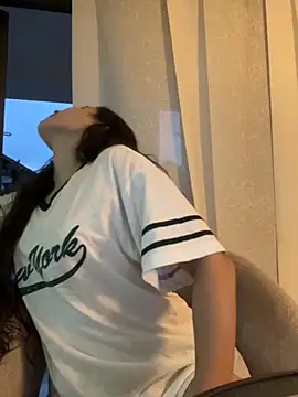 Snapshot of LittleDoll___ chatting on 11/12/25, 10:30 LittleDoll online show from 11/12/25, 10:30