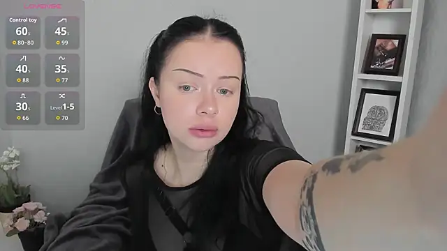 Snapshot of Lori__Hell chatting on 06/07/26, 04:38 Lori Hell online show from 06/07/26, 04:38