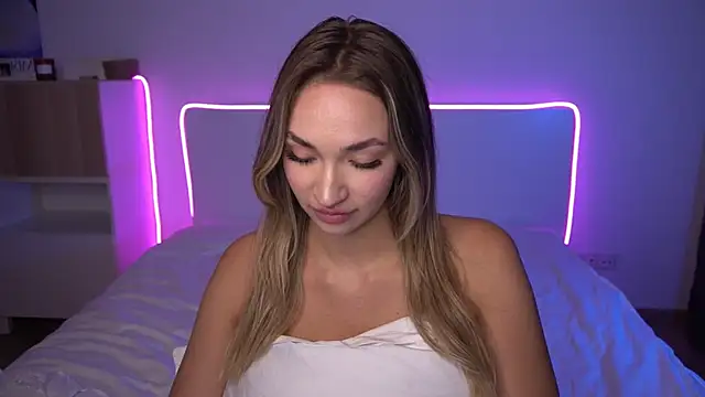 bailey kat online show from 03/19/25, 09:37