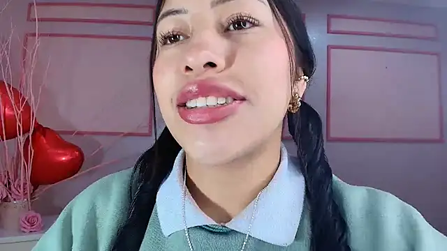 Snapshot of nerak_1a_ chatting on 03/18/25, 04:37 nerak 1a  online show from 03/18/25, 04:37