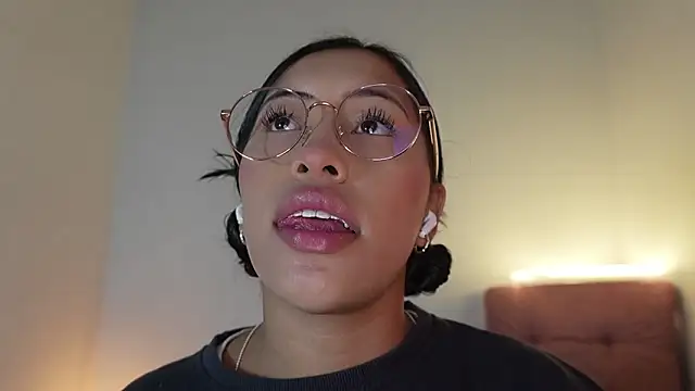 Snapshot of nerak_1a_ chatting on 09/18/25, 04:42 nerak 1a  online show from 09/18/25, 04:42