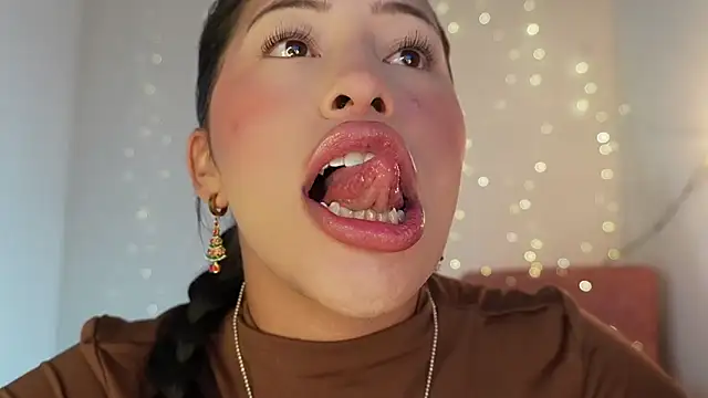 Snapshot of nerak_1a_ chatting on 11/15/25, 05:53 nerak 1a online show from 11/15/25, 05:53