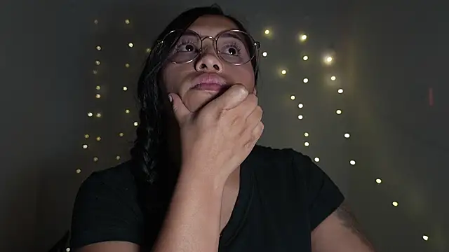 Snapshot of nerak_1a_ chatting on 12/17/25, 06:25 nerak 1a online show from 12/17/25, 06:25