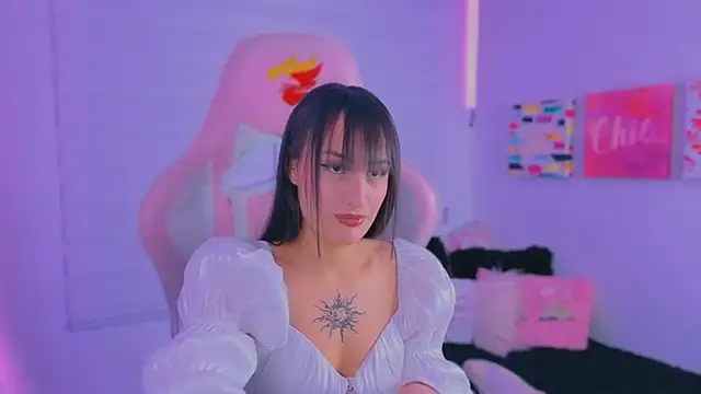 Snapshot of Sara__Ramirez chatting on 09/27/25, 12:48 Sara  Ramirez online show from 09/27/25, 12:48