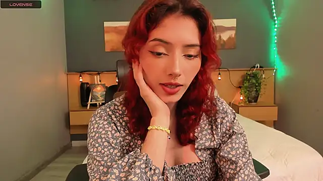 LiliJones  online show from 02/06/25, 05:30