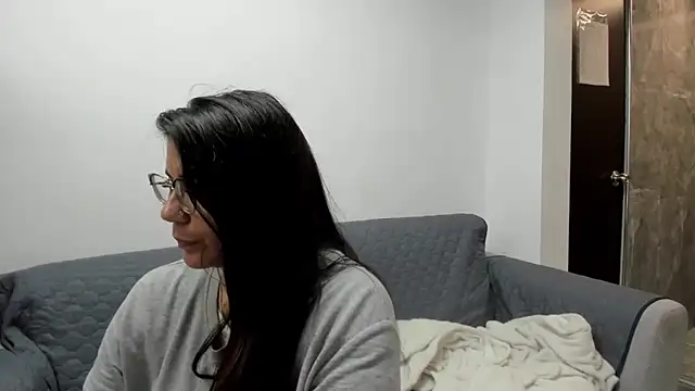 Luna Dumont online show from 11/08/25, 05:07