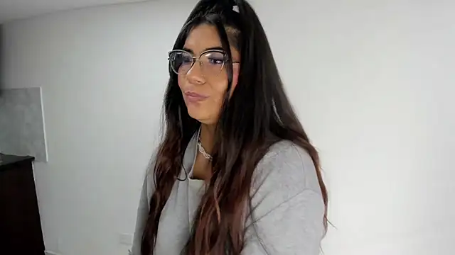 Luna Dumont online show from 11/16/25, 11:21