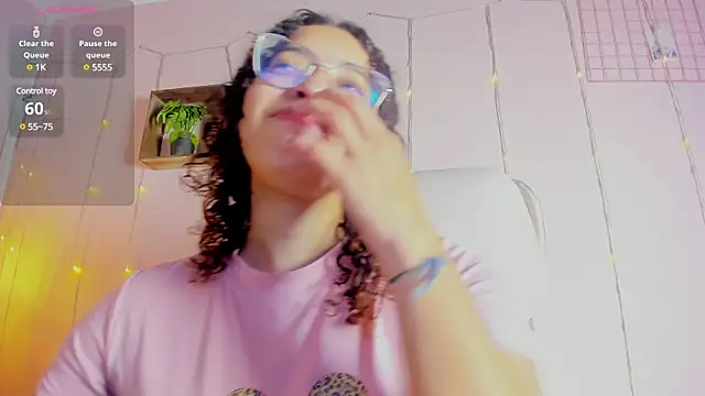 Dollar-girl online show from 02/28/25, 11:36