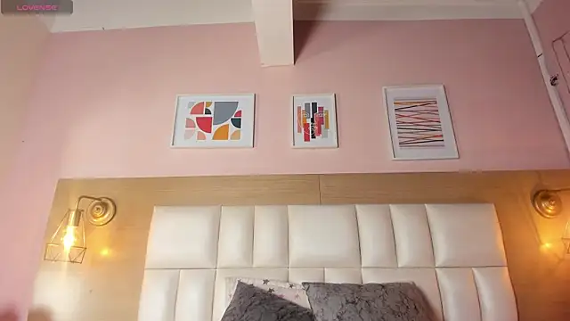 Dollar-girl online show from 03/01/25, 11:50