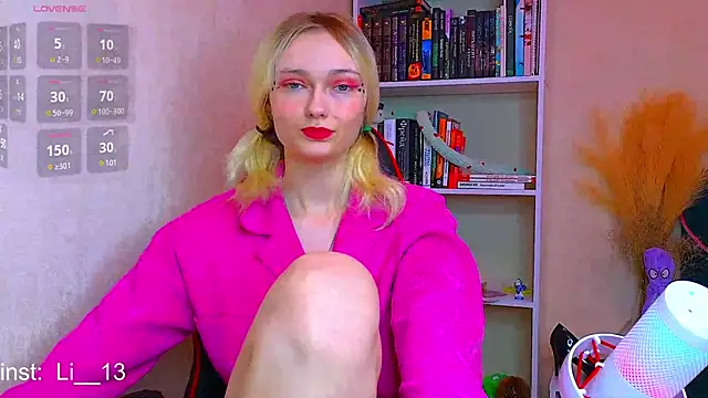 Snapshot of Angelina__1 chatting on 12/06/24, 01:07 Angelina 1 online show from 12/06/24, 01:07