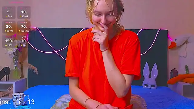 Snapshot of Angelina__1 chatting on 01/14/25, 01:15 Angelina 1 online show from 01/14/25, 01:15