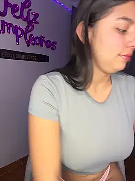 taylorkim12 online show from 10/30/25, 01:07