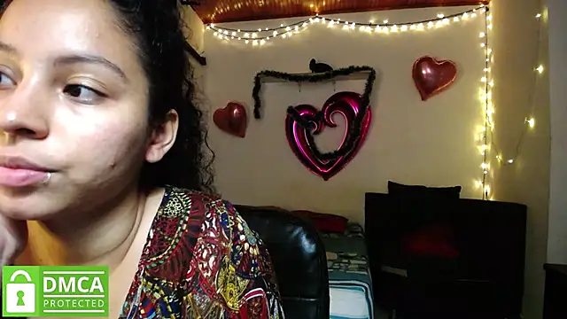 Snapshot of Mr_MrsCurie chatting on 12/02/24, 11:40 Mr MrsCurie online show from 12/02/24, 11:40