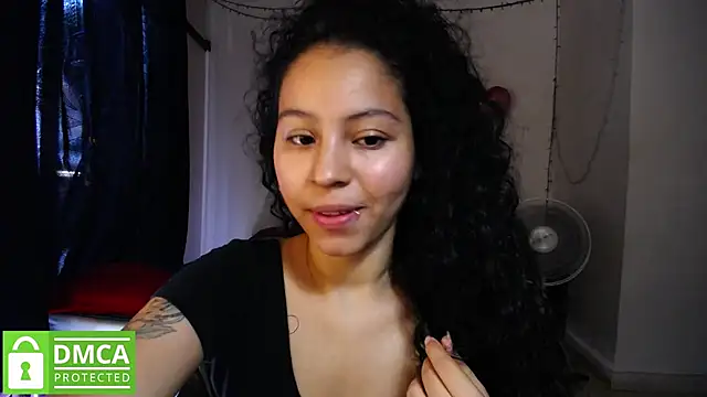 Snapshot of Mr_MrsCurie chatting on 12/10/24, 09:11 Mr MrsCurie online show from 12/10/24, 09:11