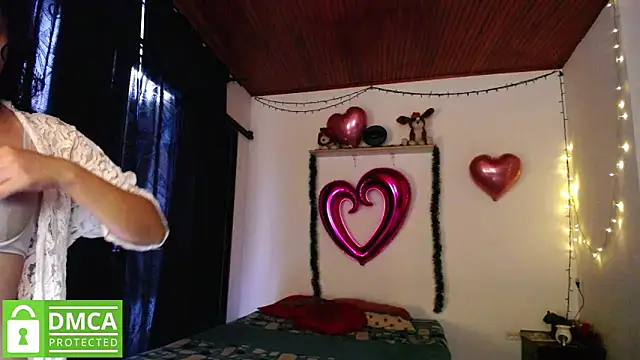 Snapshot of Mr_MrsCurie chatting on 12/14/24, 10:18 Mr MrsCurie online show from 12/14/24, 10:18