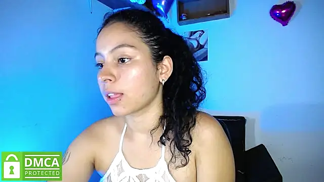 Snapshot of Mr_MrsCurie chatting on 01/28/25, 11:07 Mr MrsCurie online show from 01/28/25, 11:07