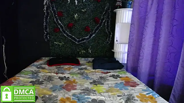 Snapshot of Mr_MrsCurie chatting on 12/17/25, 10:49 Mr MrsCurie online show from 12/17/25, 10:49