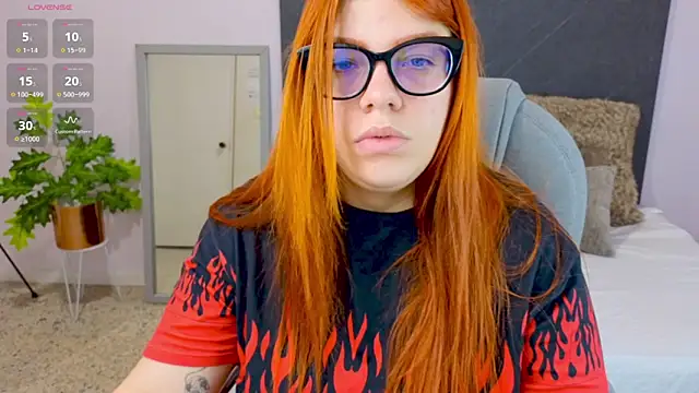 lucie nicolls online show from 12/18/24, 08:25