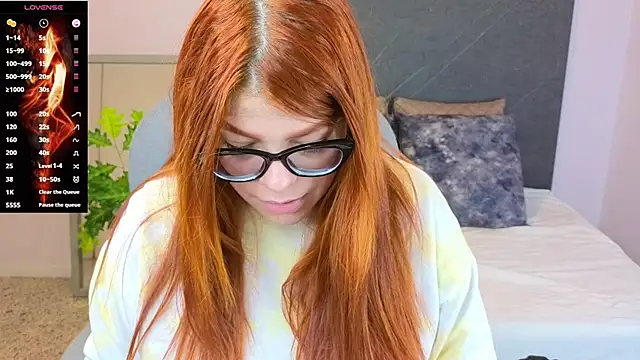 lucie nicolls online show from 01/12/25, 01:11