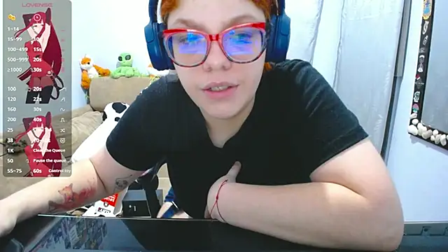 lucie nicolls online show from 03/09/25, 01:04