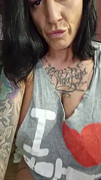 Snapshot of EmilyDiazofficial chatting on 11/14/25, 01:43 EmilyDiazofficial online show from 11/14/25, 01:43