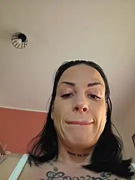 Snapshot of EmilyDiazofficial chatting on 06/20/26, 07:33 EmilyDiazofficial online show from 06/20/26, 07:33