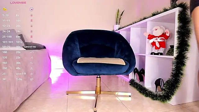 Snapshot of Itzeldreams chatting on 12/20/24, 03:53 Itzeldreams online show from 12/20/24, 03:53