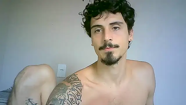 Snapshot of milkoffe chatting on 12/04/24, 04:49 milkoffe online show from 12/04/24, 04:49