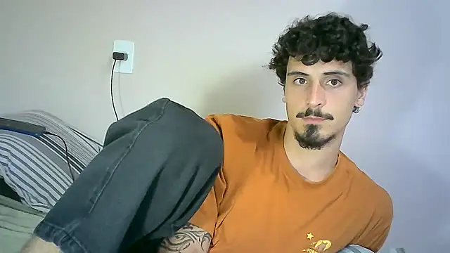 Snapshot of milkoffe chatting on 12/10/24, 08:49 milkoffe online show from 12/10/24, 08:49