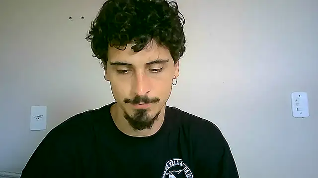 Snapshot of milkoffe chatting on 12/13/24, 01:12 milkoffe online show from 12/13/24, 01:12