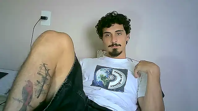 Snapshot of milkoffe chatting on 01/11/25, 06:23 milkoffe online show from 01/11/25, 06:23