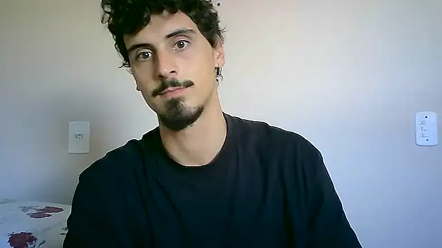 Snapshot of milkoffe chatting on 01/13/25, 03:26 milkoffe online show from 01/13/25, 03:26