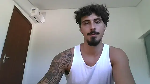 Snapshot of milkoffe chatting on 02/02/26, 01:10 milkoffe online show from 02/02/26, 01:10