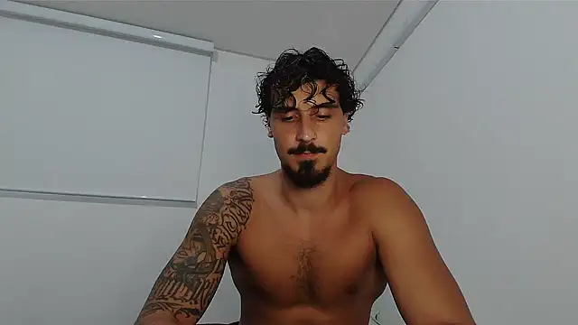 Snapshot of milkoffe chatting on 02/18/26, 09:55 milkoffe online show from 02/18/26, 09:55