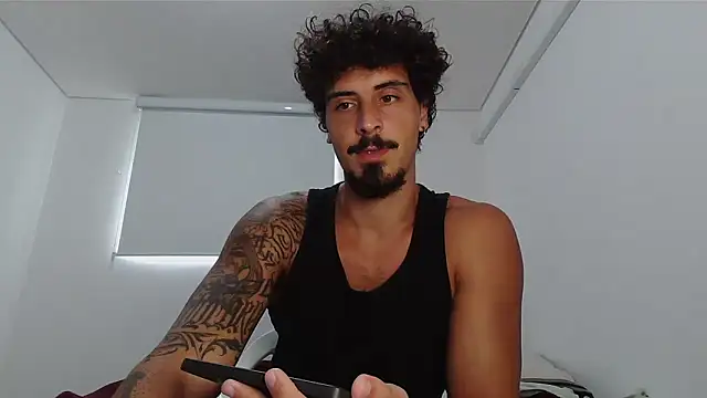 Snapshot of milkoffe chatting on 02/19/26, 12:34 milkoffe online show from 02/19/26, 12:34