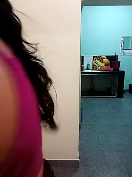 Snapshot of OneDisplay chatting on 12/12/24, 05:15 OneDisplay online show from 12/12/24, 05:15