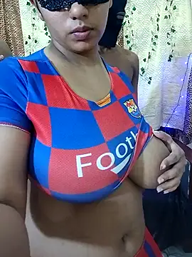 Snapshot of OneDisplay chatting on 12/27/24, 12:07 OneDisplay online show from 12/27/24, 12:07