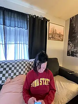 SidneyRaee online show from 12/09/24, 08:01