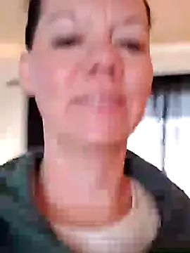 SidneyRaee online show from 12/30/24, 05:44