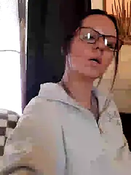 SidneyRaee online show from 03/18/25, 05:42