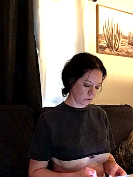 SidneyRaee online show from 10/06/25, 04:59