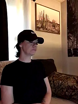 SidneyRaee online show from 10/07/25, 04:04